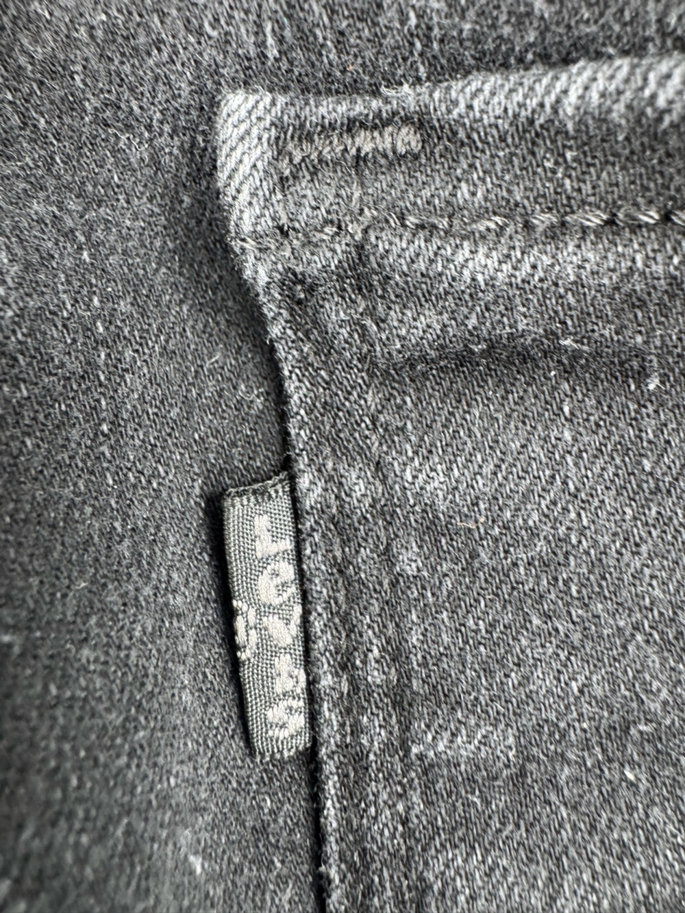 Levi's Classic Mid Rise Skinny Black Jeans - Picture 5 of 8